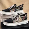 Zapatos de Lona para Hombre 2026 Nuevo Verano Transpirables Finos de Lino Versátiles Casuales Deportivos Zapatillas que Aumentan la Altura con Suela Gruesa