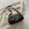 Bolso bandolera de gran capacidad con pliegues, nuevo para otoño 2026, estilo retro americano, estilo motero, para llevar debajo del brazo, para mujer