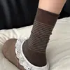Calcetines retro a rayas de media pantorrilla para mujer, otoño e invierno, transpirables y absorbentes del sudor, con un ajuste relajado y cómodo, diseño sin costuras, color café, calcetines de algodón versátiles