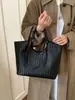 Bolso Tote de Textura Tejida de Alto Valor Gran Capacidad para Viajar al Trabajo Bolso de Hombro Único Nuevo Estilo 2026 Yuezi Chao Bolso de Mano Simple