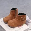Botas retro de gamuza Birkenstock para niños, nueva colección otoño 2026, botas de cuero con hebilla metálica para niñas, botines de moda con suela blanda