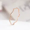 Anillo Tradicional de Acero Inoxidable con Patrón de Ola y Textura Rugosa, Banda Lisa, Anillo de Cola Chapado en Oro de 18 Quilates para Mujer