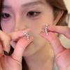 Pendientes Elegantes Curvos de Diamantes Brillantes para Mujer 2025 Nuevo Estilo Caliente Pendientes de Lujo Accesible Diseño Nicho Pendientes de Alta Gama Tendencia