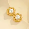 Pendientes de Encaje de Cáñamo Dorado Estilo Europeo y Americano Flor Perla Acero Inoxidable Chapado en Oro Joyería para Orejas de Lujo Ligero Venta al por Mayor