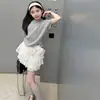 Conjunto de Verão para Meninas 2026 Novo Estilo Doce Coreano para Crianças Maiores, Conjunto de Saia Bolo com Blusa de Tricô de Manga Curta