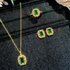 Pendientes de Colgante Rectangulares Pequeños con Racimo de Diamantes Verdes de Lujo de Nicho Estilo Palacio Retro Anillo Abierto Conjunto Elegante de Tres Piezas para Mujer