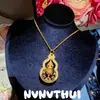 Collar Colgante Bolsa de la Suerte Tradicional con Lazo de Pedrería Chapado en Oro Acabado Cepillado, Nuevo Estilo Chino Colgante Largo de Ojo de Tigre Calabaza Ojo de Gato