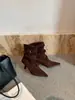 Botas femininas estilo western 2026 outono/inverno novo fivela de cinto nicho luxo leve retrô camurça botas de salto empilhado