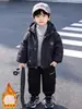 Chaqueta Gruesa con Forro de Polar para Niños Otoño Invierno 2026 Nuevo Estilo Coreano Elegante Ropa para Bebés y Niños Chaqueta Estilo Ropa de Trabajo Moderna