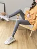 Leggings de yoga premamá gruesos de otoño e invierno, talla grande, cintura alta, soporte para el vientre, pantalones elásticos ajustados para mujeres embarazadas, adecuados para usar al aire libre.