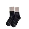 Meias Femininas Outono e Inverno Estilo Japonês Retrô Bolinhas Confortáveis High-End Color-Blocking Caneladas Pontos Redondos Contraste Meia de Cano Médio Slouch Tendência