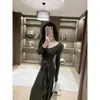 Elegante vestido midi de manga larga con cuello en V para mujer, nueva colección otoño/invierno 2026, corte A ajustado a la figura con una cintura favorecedora