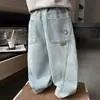 Calças jeans de primavera e outono para meninos 2026 novo estilo coreano calças largas soltas para crianças, calças retas estilosas para bebês meninos