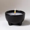 Procesamiento de caja para vela aromática de cera de soja personalizada color sólido blanco y negro multi-tamaño set de velas con fragancia repelente de mosquitos de citronela
