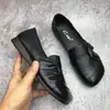 Sapatos Femininos de Tamanho Grande 35-43 Couro Macio Sapatos de Primavera e Outono Solado Macio Antiderrapante Bico Redondo Confortáveis Sapatos Baixos para Meia-Idade e Idosos