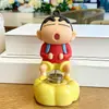 Adornos Rotatorios de Coche de Shin-Chan, Lindos y Divertidos, Mejoran el Ánimo, Artículos de Decoración para el Tablero, Nuevo Modelo 2026