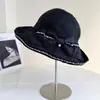 Sombrero de Pescador de Moda con Flor Bordada y Lazo para Mujer, Simple Versátil de Verano Protección Solar para Vacaciones Viajes