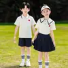 2026 Fotos Reais Roupas de Casal Verão Manga Curta Fantasias para Apresentação Estudantil Trajes de Formatura Uniformes de Turma Roupas de Apresentação Femininas e Masculinas