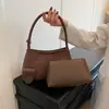 Nova Bolsa Versátil para Comércio Exterior Transfronteiriço 2025 Bolsa de Ombro Quadrada Pequena Fosca de Alta Qualidade Bolsa Baguete da Moda para Sob o Braço