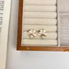 Pendientes de Pétalos Estilo Bosque para Mujer, Nuevos Pendientes Populares con Circonitas Microincrustadas para Mujer, Lujo Ligero, Pendientes de Diseño de Nicho Versátiles, Modernos