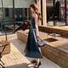 Conjunto de Vestido con Tirantes de Mezclilla y Chal de Punto Estilo Francés para Mujer, Atuendo Coreano Estilo Primavera y Otoño, Rejuvenecedor y Impresionantemente Hermoso