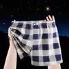 Cueca Box Masculina com Estampa Xadrez Tendência, Shorts para Casa Respiráveis da Moda de Cintura Média Tamanho Grande, Fornecimento Direto do Fabricante