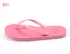 Venta al por mayor chanclas de verano versión coreana de ciervo de tacón plano zapatillas para parejas chanclas AF sandalias y chanclas de color liso combinables para mujer