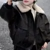 Chaqueta con Forro de Felpa para Niños 2026 Otoño e Invierno Nueva Chaqueta de Cuero Ropa Acolchada Elegante Estilo Coreano de Invierno para Niños Pequeños