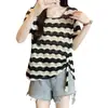 Camiseta de Verano 2026 Estilo Nuevo Talla Grande para Mujer con Bloques de Color, Rayas, Diseño Calado de Manga Corta y Cinta Irregular, Top Ligero