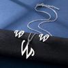 Conjunto de collar y pendientes con 26 letras en inglés, cadena de clavícula de acero inoxidable brillante que conserva el color, de estilo europeo y americano.