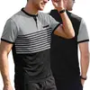 TK Camisa Polo Masculina de Verão com Blocos de Cor e Estampa Listrada, Gola Redonda, Manga Curta, Estilo Casual de Negócios Europeu e Americano, Roupas Masculinas Personalizadas Transfronteiriças