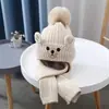 Chapéu de urso infantil para outono e inverno, chapéu de bebê quente à prova de vento, de algodão tricotado, com forro de fleece e cachecol espessado de design integrado