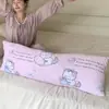 Almohada larga de terciopelo lechoso para mujeres, diseñada para dormir con las piernas recogidas, dormir de lado, respaldo de sofá, cojín de respaldo para sala de estar, nuevo estilo 2026