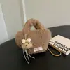 Bolsa de Felpa Esponjosa de Alto Valor Nuevo Estilo Otoño 2026 Moda Personalizada Casual Bolso de Mano Bolso de Cubo de Color Sólido