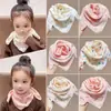Pañuelo Triangular para Cabeza de Niña Bufanda de Cuello para Niña 2025 Nuevo Estilo Bufanda Cálida a Prueba de Viento para Bebé Pañuelo de Seda