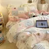 Juego de Ropa de Cama de Terciopelo de Leche de Cuatro Piezas Invierno Espesado Terciopelo de Doble Cara 2026 Nuevo Encaje Gato de Dibujos Animados Juego de Tres Piezas Ropa de Cama