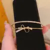 Pulsera con Hebilla de Letra de Circonita, Pulsera Personalizada y Exquisita, Lujo Accesible, Gama Alta, Sencilla, Moderna y Versátil Joyería de Mano para Mujer