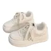 Zapatos de mujer para combinar con faldas, tenis blancos, nuevo modelo 2026 zapatos deportivos, otoño transpirables populares de suela gruesa casual tenis estilo Chanel
