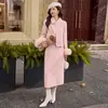 Conjunto de Falda de Plumas de Pato Estilo Chanel 2025 Invierno Nuevo Estilo Elegante Cuello Irregular 90% Pluma de Pato Blanca Conjunto de Falda de Dos Piezas