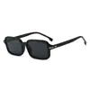Gafas de Sol Cuadradas Retro con Clavos de Arroz para Mujer Ins Sencillas Elegantes Gafas de Protección Solar Moda Callejera Europea y Americana Gafas de Sol de Moda para Hombre