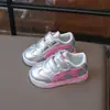 Sapatos Infantis Primavera e Outono Superfície de Couro Tênis Esportivo Infantil Tênis de Corrida para Meninos Sola Macia Leve Sapatos para Meninas Sapatos Infantis para Jardim de Infância Simples