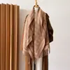Bufanda de Cuello Gruesa Cálida con Borlas de Doble Cara Rayada a Cuadros de Otoño e Invierno para Mujer Cachemir Artificial Venta al por Mayor