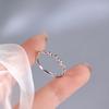 Anillo de cuentas redondas con ondas para mujer, ligero, lujoso, diseño de nicho, pieza fina, anillo sencillo para el verano, anillo de cola para viajes de celebridades de Internet.