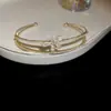 Pulseira Aberta Flor de Zircônia Estilo Luxo Leve, Pulseira Versátil Exquisita Francesa, Joias de Nicho de Alta Qualidade da Moda Atacado