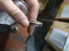 Anel de Moda Popular Transfronteiriço em Aço Inoxidável Personalizado com Madeira Inlayada, 8mm Esférico, Ouro Rosa, Madeira Branca + Listras Azuis e Brancas
