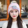 Gorro de punto cálido de invierno para mujer, para exteriores, resistente al viento, con forro polar, estilo coreano, con protección para las orejas y bolas de pelo.