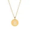 Venta caliente transfronteriza collar con letra de acero de titanio colgante redondo 26 mayúsculas en inglés collar de joyería pulida al por mayor