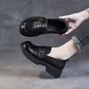 Novos Mocassins Planos de Primavera 2026 com Estilo Britânico, Elegantes e Versáteis para o Dia a Dia, Sapatos de Couro Pretos com Solado Grosso para Mulheres