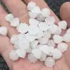 Cuentas sueltas de jade sintético Cuentas sueltas de loto de jade Hetian sintético Cuentas sueltas de jade blanco con agujero pasante Colgante para pulsera Colgante para horquilla Pendientes Colgante