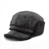Chapéu masculino de meia-idade para outono e inverno, quente, grosso, à prova de vento, com proteção para as orelhas, camurça, forrado com fleece, adequado para ciclismo ao ar livre, estilo chapéu Lei Feng